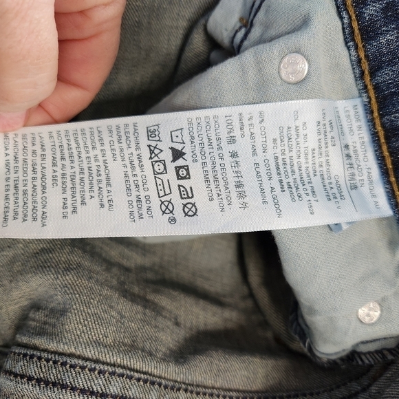 Levi Strauss Jeans - Picture 7 of 8